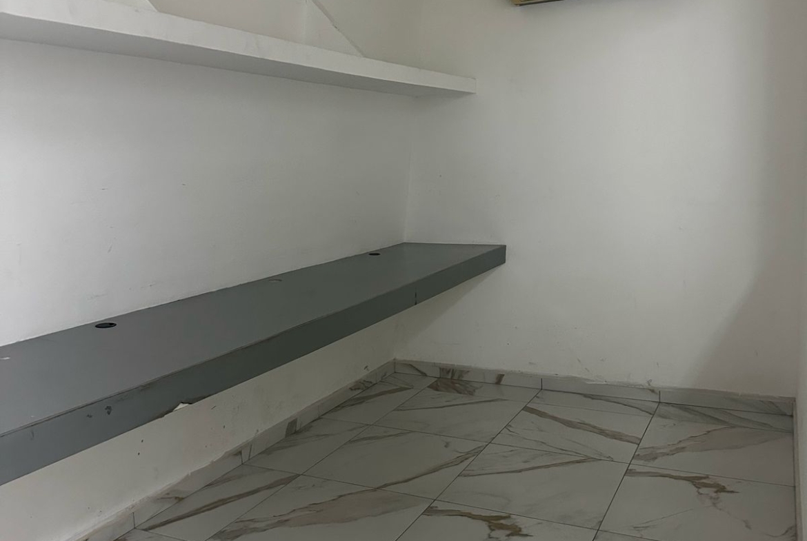 area de almacenamiento en bodega industrial en mérida