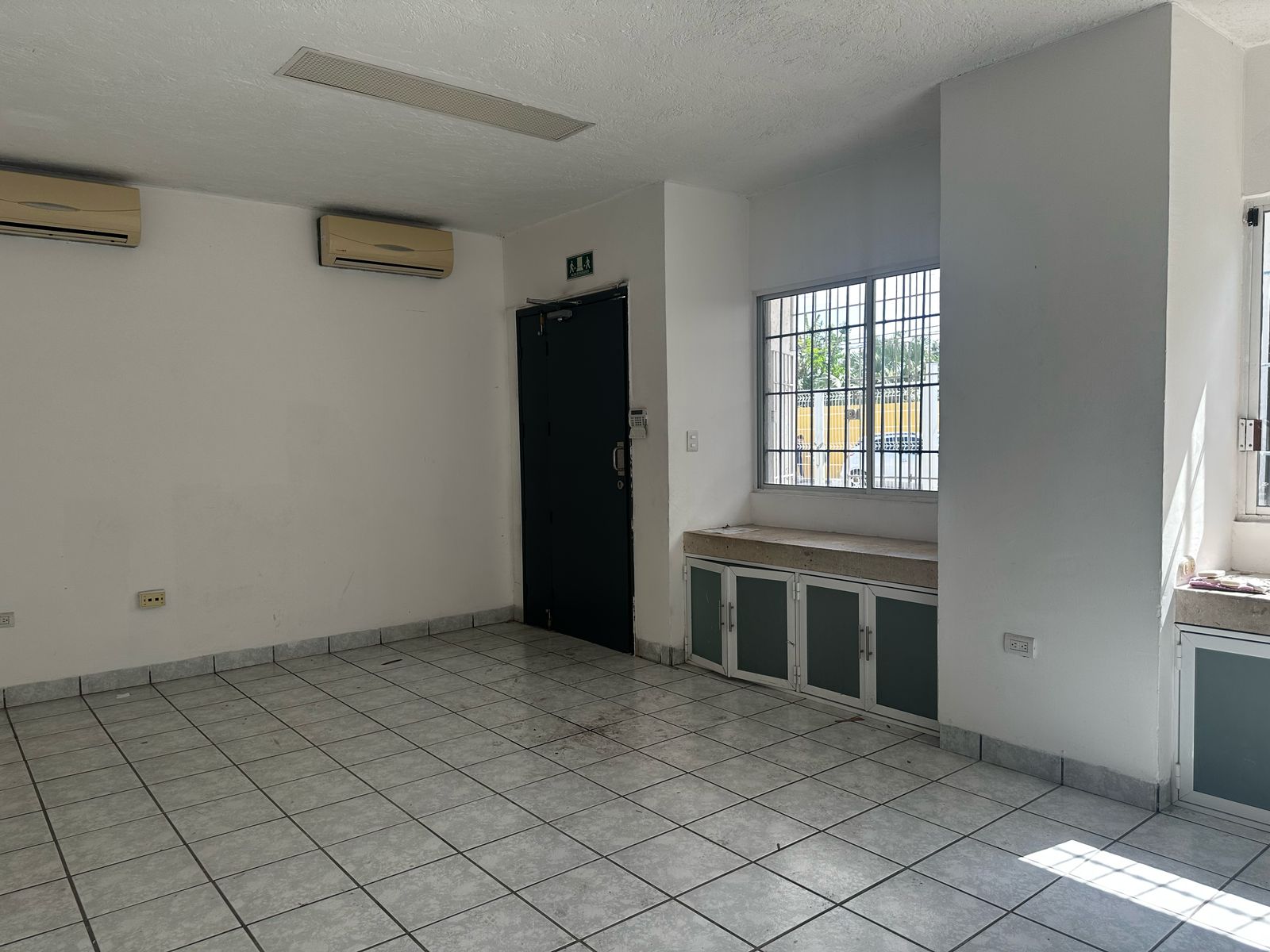 ga06.8 área de oficinas amplia en bodega