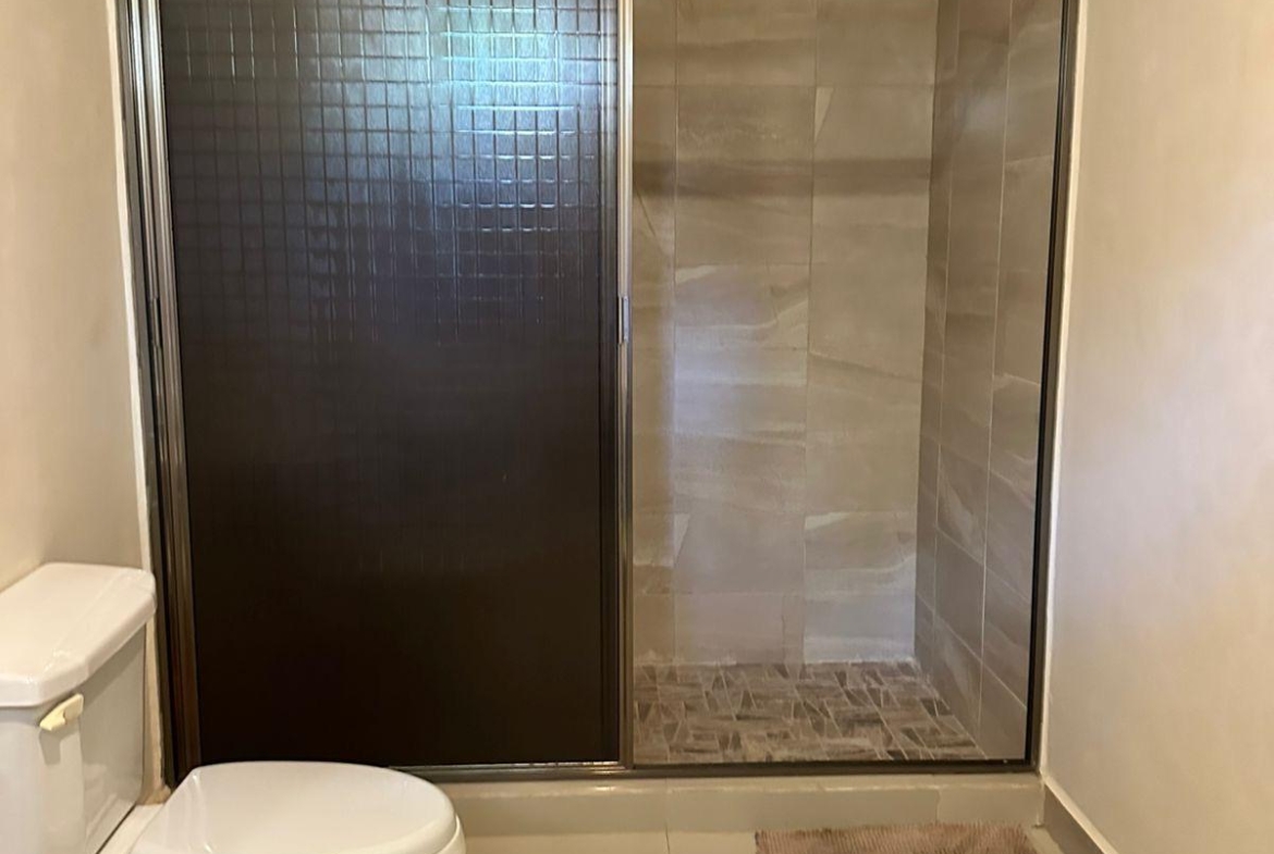 Baño en casa de una planta disponible para renta o venta merida yucatan