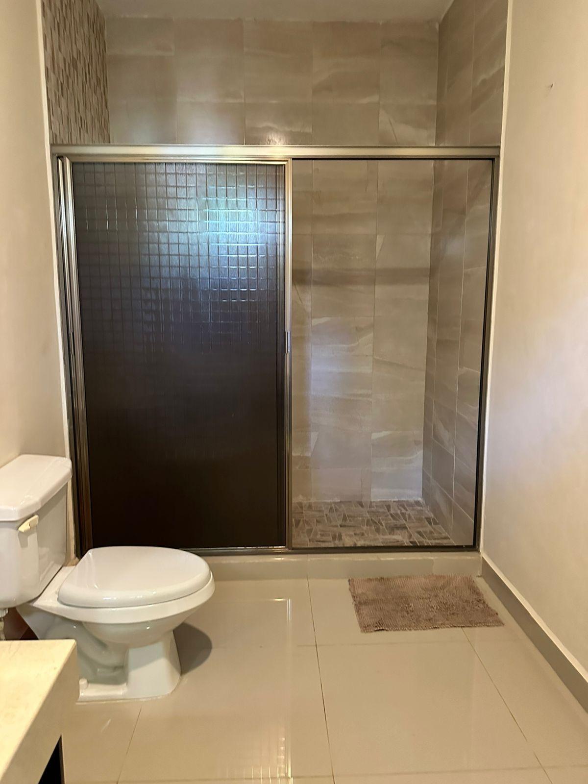 Baño en casa de una planta disponible para renta o venta merida yucatan